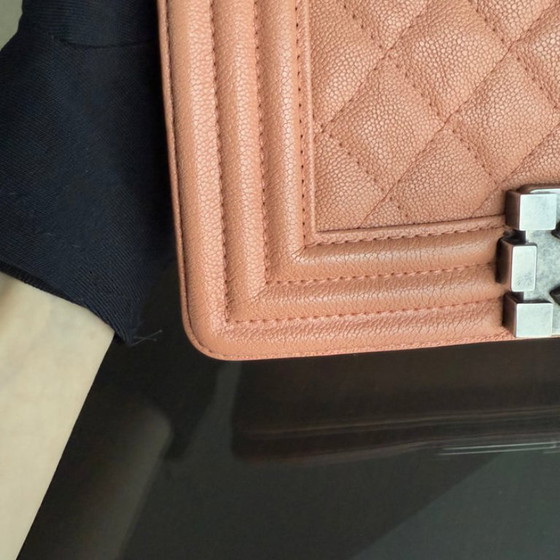 Image 1 of Borsa Chanel Boy Small - Caviar 20 cm trapuntata rosa cipria con finiture in argento rutenio Serie 27