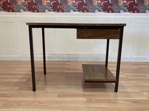 Design-Schreibtisch 1950.