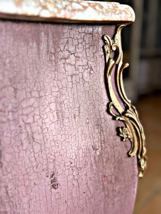 Pretty Louis XV style patinated antique chest of drawers, Powdered violet and marble, Wood, Purple (photo 11 of 15)