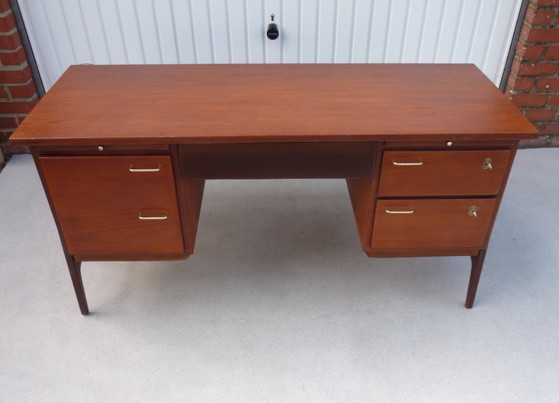 Indrukwekkend vintage teakhouten bureau – Wood (photo 12 of 12)