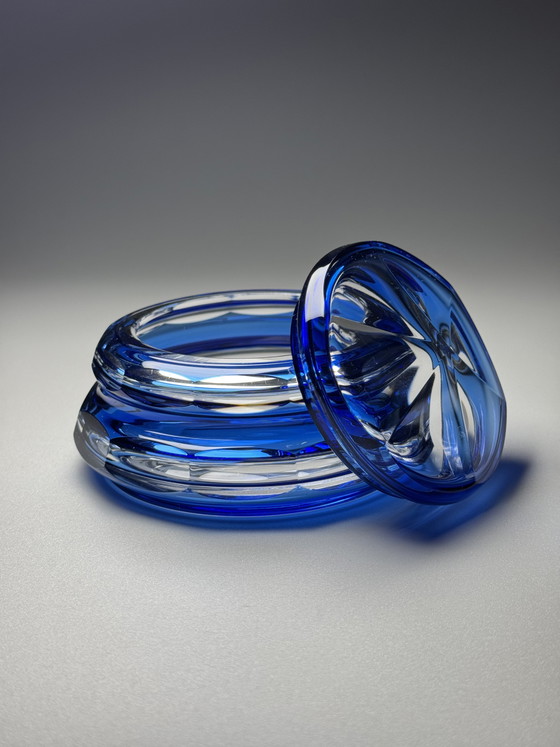 Image 1 of Bombonera de cristal “Eliane” de Val Saint Lambert, Art Déco, años 30, cristal superpuesto en azul, Charles Graffart