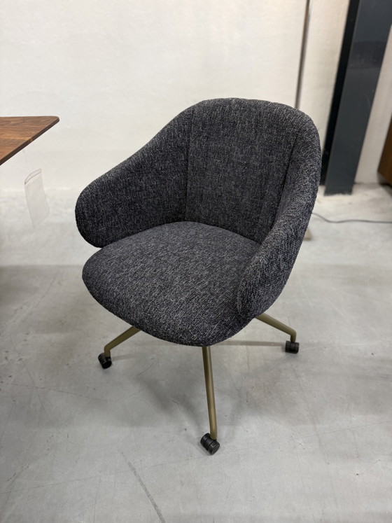 Image 1 of 4 Leolux Baani Twist Esszimmerstühle, Stoffbezug Moos