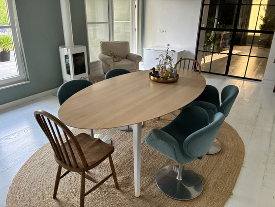 Image 1 of Seuren Zwaan dining table, Elips oak, 110x210