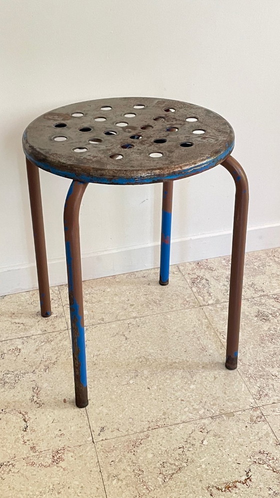 Image 1 of Paar industriële stalen PATINE TABOURETS Blauw & Chocolade VINTAGE