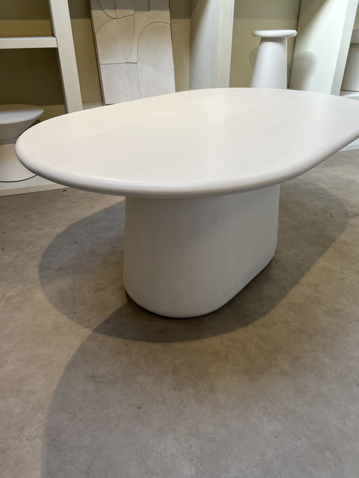 Dining table concrete Cire 160cm beige