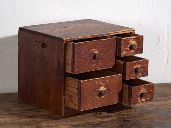 Piccola Cassettiera Giapponese in Cedro (Ko-Dansu), Periodo Taishō–Showa, c. 1920–1945 – Cassettiere (photo 20 of 40)
