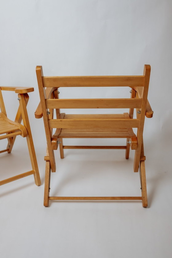 Image 1 of Ensemble de 2 chaises pliantes vintage en bois pour enfants