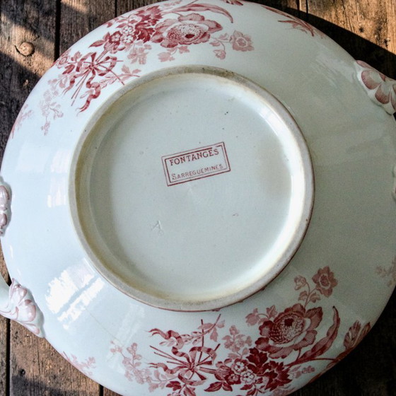 Image 1 of Large 19th century French tureen signed Sarreguemines "Fontanges"
