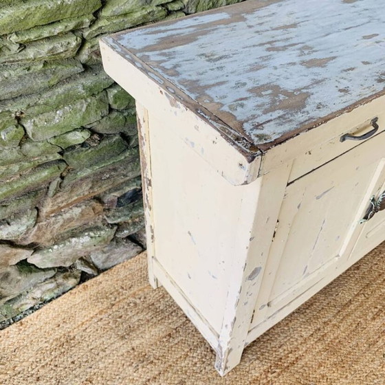 Image 1 of Antieke werkplaatskast / dressoir