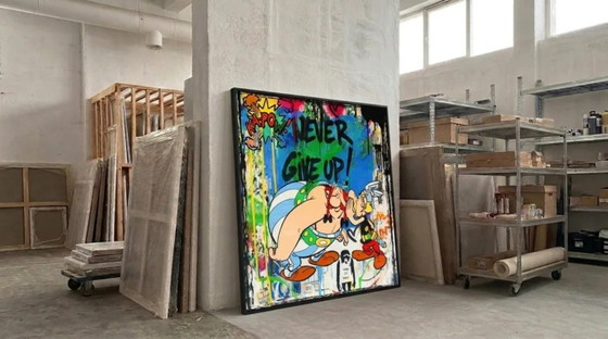 Hommage Banksy Asterix & Obelix Never Give Up" – Exclusief Tentoonstellingsstuk op Fine Art Print Canvas | (photo 5 of 6)