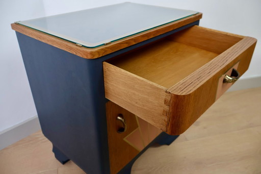 Table de chevet Art déco restaurée – Chêne artisanal et peinture à la craie avec détails dorés