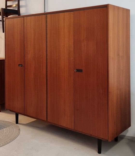 Armoire Mid Century – Wood (photo 5 of 23)