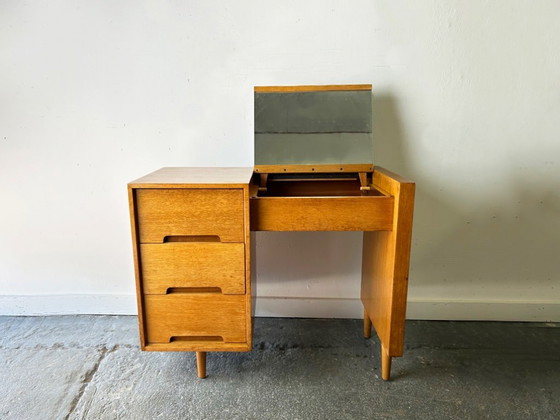 Image 1 of Zeldzame compacte kaptafel of bureau met klapspiegel uit het midden van de 20e eeuw, ontworpen door John & Sylvia Reid voor Stag