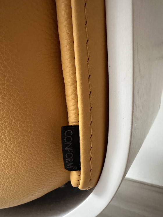 Image 1 of Conformément au design du fauteuil Time Out