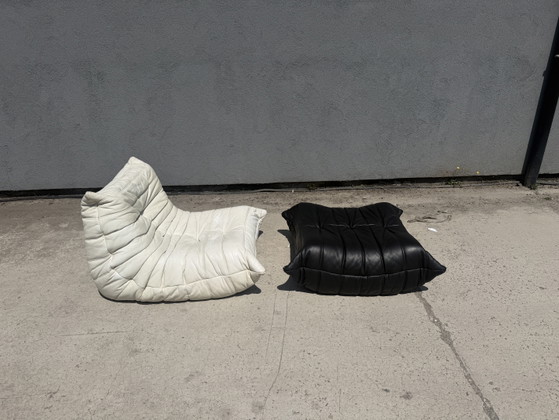 Image 1 of 100 % authentisches Ligne Roset Togo 1-teiliges Set + Pouf, originales schwarz-weißes Leder