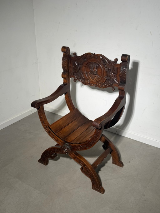 Silla Savonarola antigua de estilo neorrenacentista – Roble tallado a mano – 105 cm – fauteuils (photo 2 of 5)