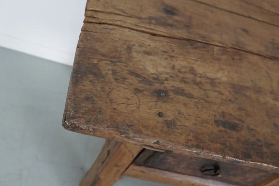 Image 1 of Antigua mesa auxiliar/consola rústica española de madera de castaño, siglo XVIII