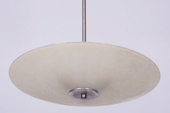 Gerestaureerde Bauhaus-kroonluchter, chroom, staal, matglas, opnieuw bedraad, Tsjechisch, jaren 1940 – Metal (photo 3 of 12)