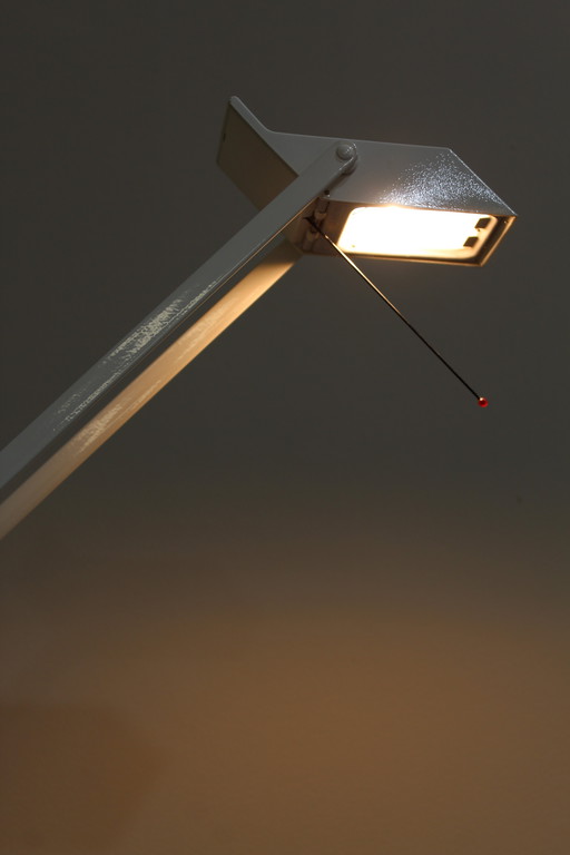 Lampadaire vintage, lampe de bureau Artemide Tizio 50 - 1970