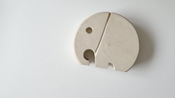 Image 1 of Family with 3 elephants made of travertine