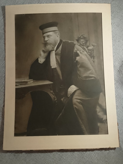 Portretfoto van Ferdinand Larnaude uit de studio's van Paul le Garçon, Parijs, 1919