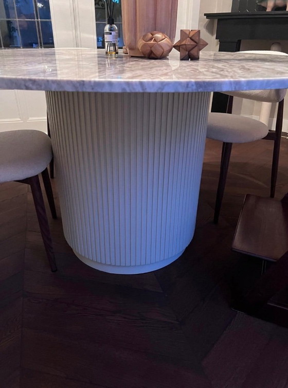 Tavolo da Pranzo in Marmo Incl. 4 Sedie Ø140 Cm (Nuovo) – Nordal, Tavoli da pranzo, Marble (photo 2 of 5)