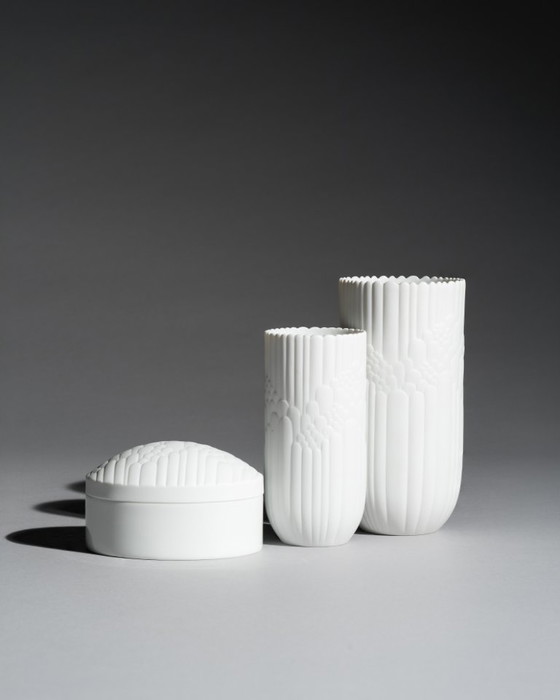 Image 1 of Rosenthal Anemone Porzellan-Trio kleiner Vasen mit Deckelbox von Rosemonde Nairac