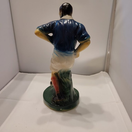 Image 1 of Statua di calciatore, stile anni Cinquanta, dipinta a mano.