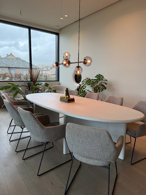 Unique organic dining table - 280 x 115 cm - with curved base