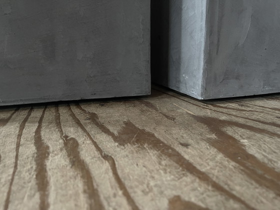 Image 1 of Beton cire kruk op wieltjes.   €125,-