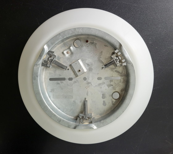 Image 1 of Plafoniera vintage DKN Leuchte con grande paralume in vetro opalino bianco, risalente agli anni '60.