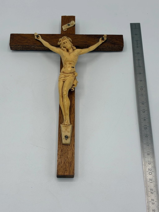 Altes Wandkreuz – geformte Christusfigur – um 1950 – decoratieve objecten, Wood