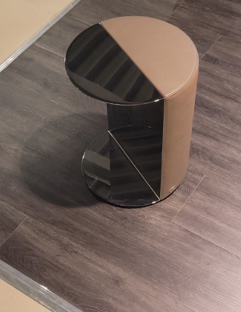 De Sede Side Table DS-5250 – Leather, Design (photo 2 of 5)