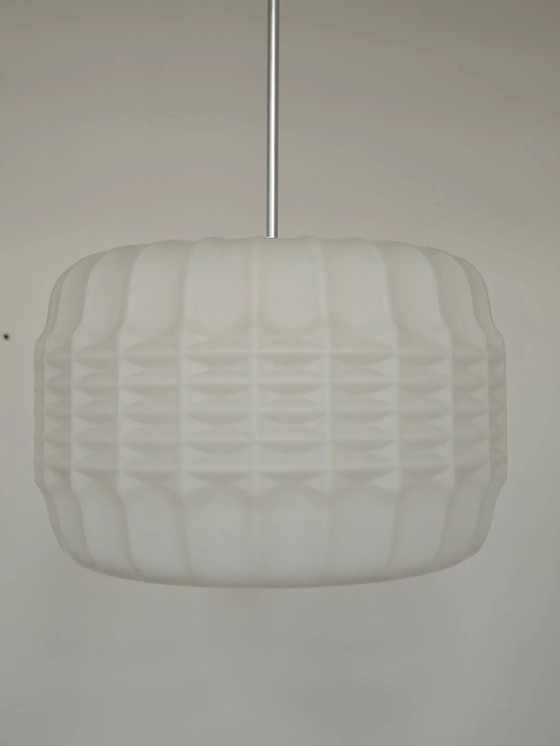 Opaline suspension origami lantern Czechoslovakia 1960 – Pendant lamps, Porcelain, Plastic (photo 12 of 16)