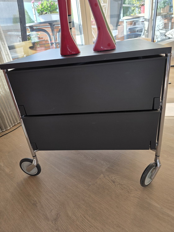 Image 1 of Petite commode Kartell