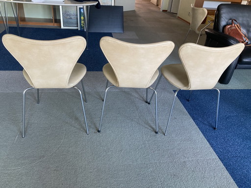 5 design leren Vlinderstoelen Frits Hansen