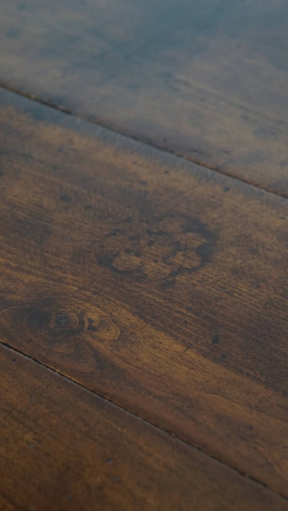 Image 1 of Table de salle à manger ancienne en bois fruitier du 18ème siècle avec 2 tiroirs