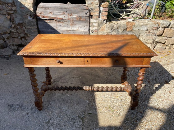 Image 1 of Schreibtisch mit 2 Schubladen im Stil Louis XIII aus Eiche mit gedrehten Beinen 130x65cm