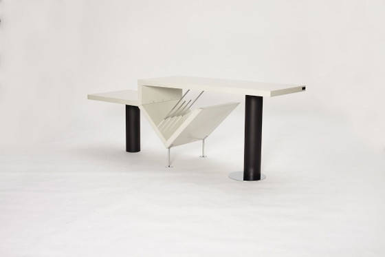 Attyka 2 Console Table Designed by Jacob Jensen for Bang & Olufsen, Denmark, 1980’s – Wood (photo 5 of 18)