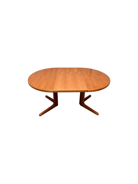 Image 1 of Extendable table