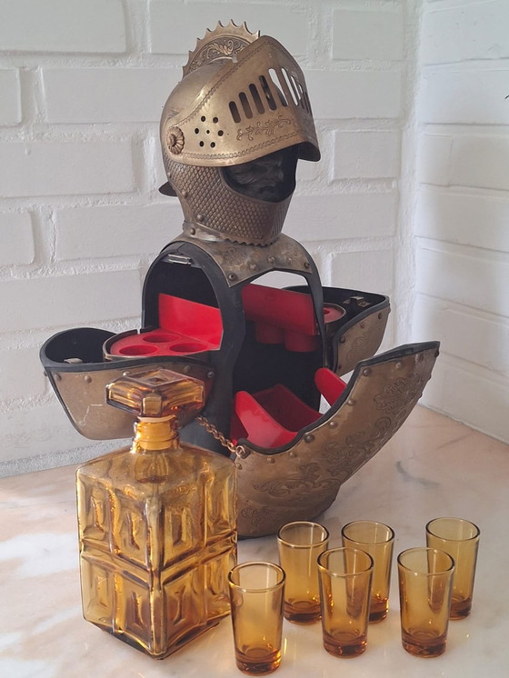Image 1 of NIKKA Ridderbuste Brons Whisky Knight Decanter Japan. Bernsteinflasche und 6 Bernsteingläser