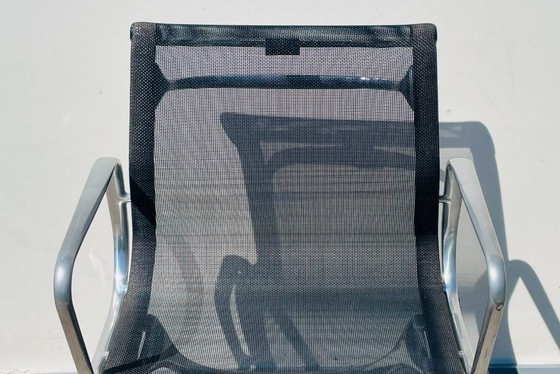 Image 1 of Paar van Vitra Eames Vintage Alu Group armstoelen
