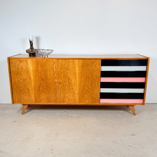 U460 sideboard with colored drawers, Jiří Jiroutek