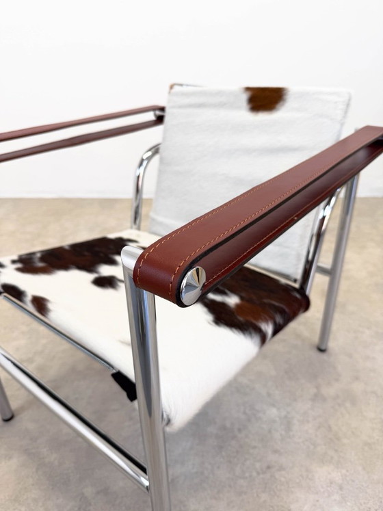 Lc1 Chair Le Corbusier Cassina Charlotte Perriand Seats I, Dining chairs, Metal, Leather, White (photo 3 of 12)