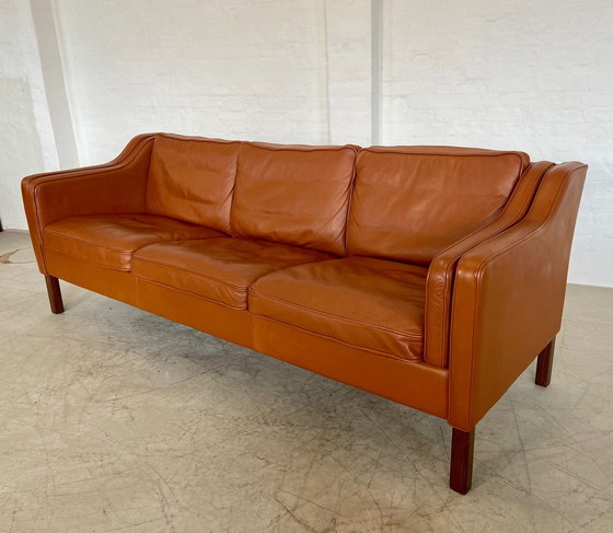 Image 1 of Mid Century Vintage Danish Mogens Hansen 3 Person Sofa in Cognac Leather (Canapé 3 personnes en cuir cognac)