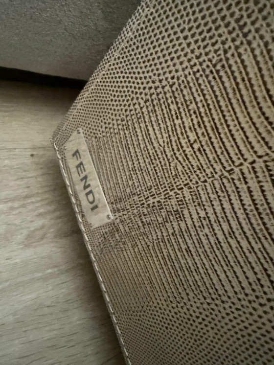 Image 1 of Exklusives Fendi-Bett