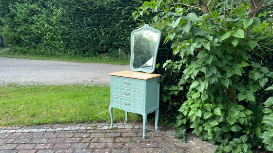 Image 1 of Romantica toeletta vintage con specchio | Pezzo unico in legno massello di quercia riciclato in stile Luigi XV