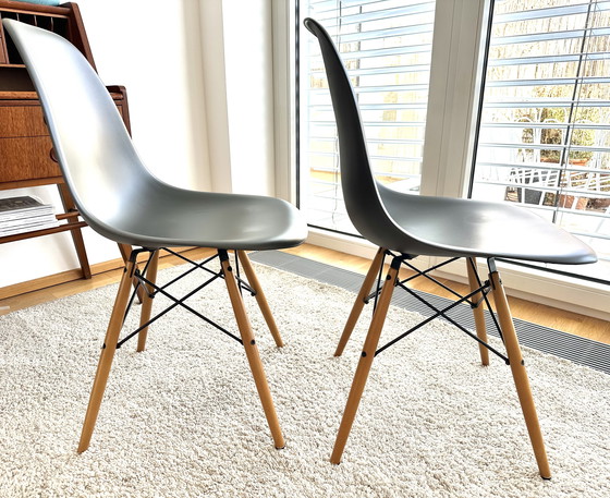 Image 1 of ORIGINAL! 4x Vitra Eames Plastic Chairs