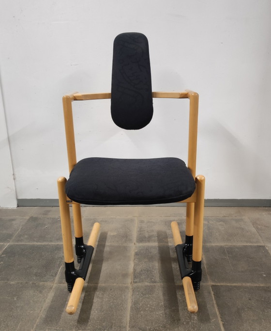 Flysit Chair by Stokke # Design Peter Opsvik – Chairs and lounge chairs, Textile, Wood (photo 5 of 7)