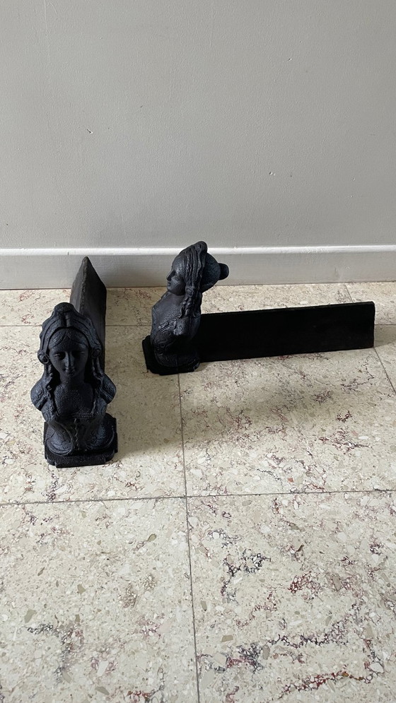 Image 1 of Perros de bomberos de hierro fundido antiguos para apartamentos